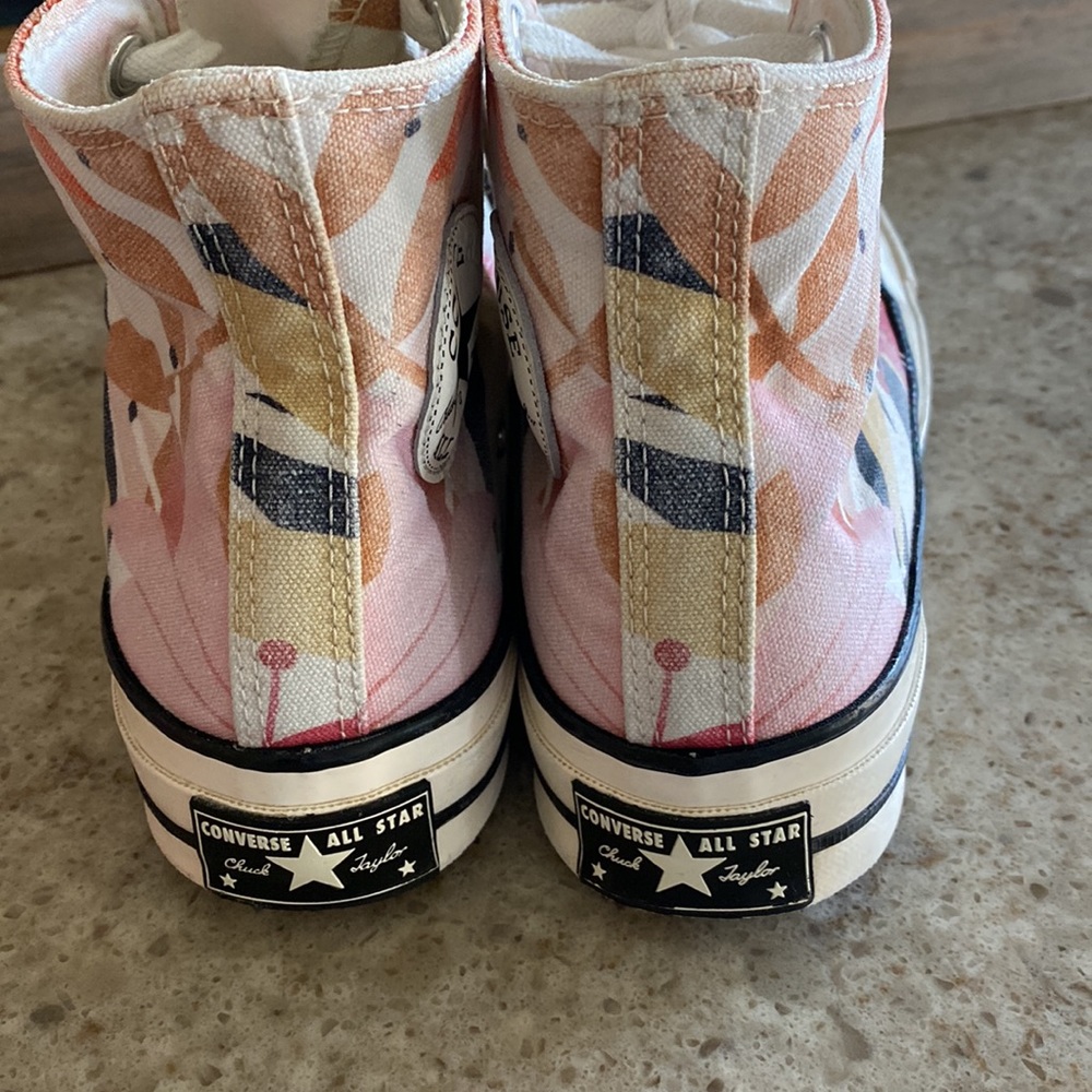 Women Converse - Picture 5 of 9